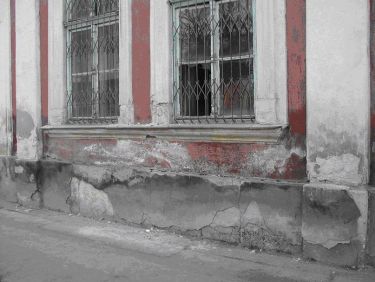 Vizes &eacute;p&uuml;letek fel&uacute;j&iacute;t&aacute;sa