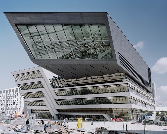 A b&eacute;csi K&ouml;nyvt&aacute;r &eacute;s Tanul&oacute;k&ouml;zpont. Zaha Hadid tervei alapj&aacute;n