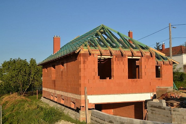 NagyCsal&aacute;di H&aacute;z tetőszerkezettel