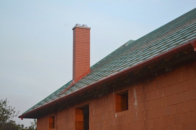 &Aacute;ll a k&eacute;m&eacute;ny