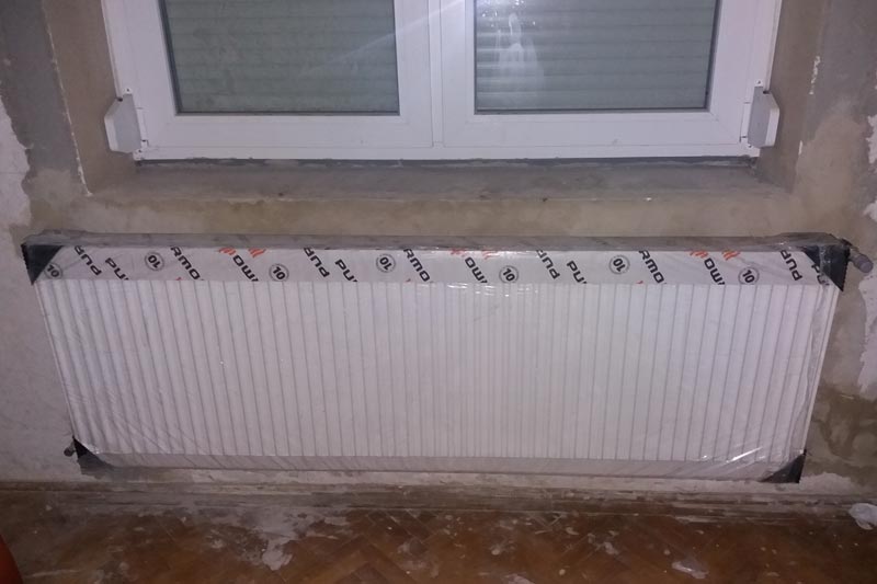 Helyére került az első radiátor