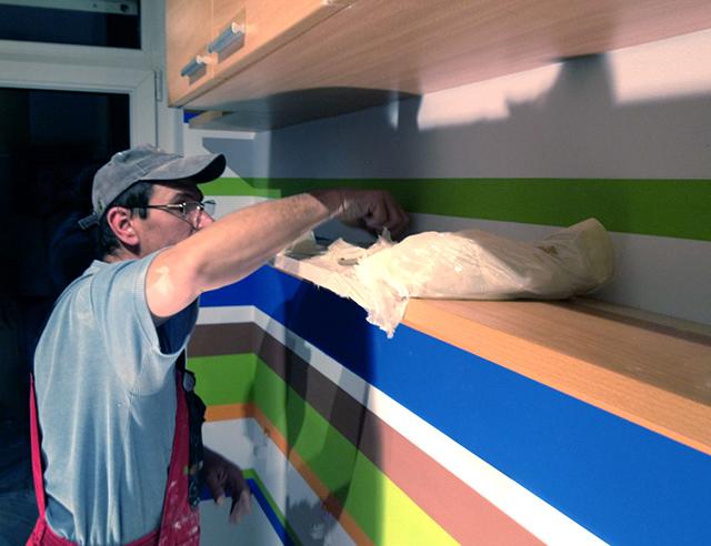 A fal kész, jöhet a kicsomagolás!