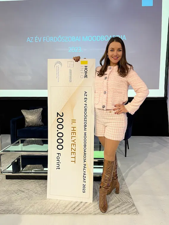 Év fürdőszobai moodboardja 2023 pályázat díjátadó ünnepsége a Fürdőszoba és Otthoni Wellness kiállításon – Zselló Katica a második helyezettnek járó díjjal