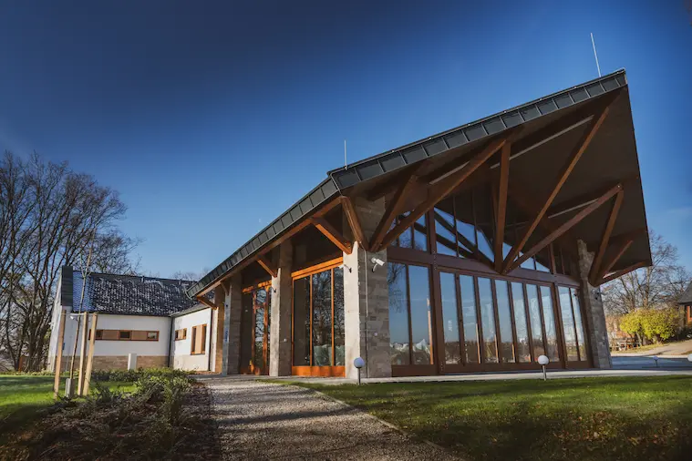 A Középület kategória közönségdíjasa – Tervezők: Zsuppányi Gyula, Fülöp Tibor, Madár Ivett és Benkő Diána