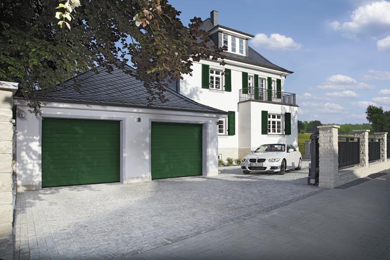 Hörmann RenoMatic 2020 szekcionált garázskapu Woodgrain felülettel