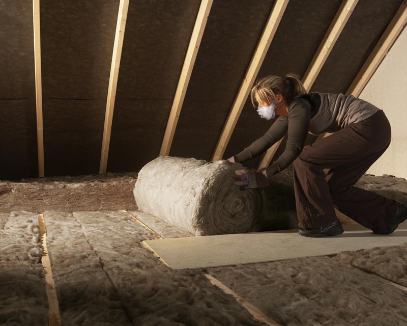 Knauf Insulation &uuml;veggyapot hőszigetel&eacute;s a padl&aacute;son