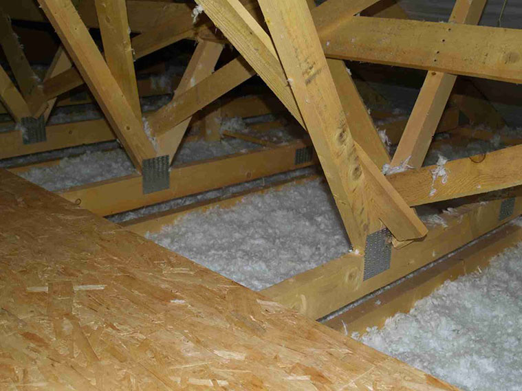 Knauf Insulation f&uacute;jhat&oacute; hőszigetel&eacute;s