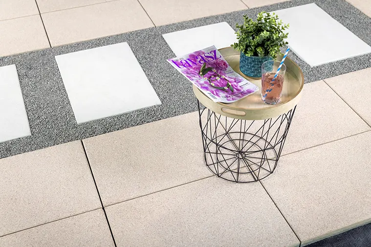 Leier kerti burkolat, térkő