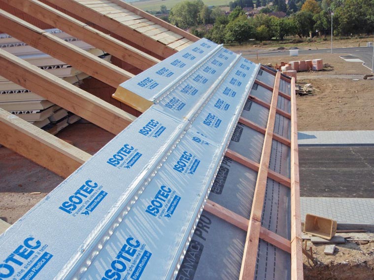 ISOTEC szarufán kívüli tetőszigetelés