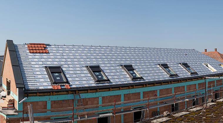 Kész szigetelés a tetőn ISOTEC rendszerrel