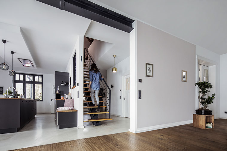 Rehau NEA SMART 2.0 fel&uuml;letfűt&eacute;s-hűt&eacute;s helyis&eacute;ghőm&eacute;rs&eacute;klet-szab&aacute;lyoz&oacute;