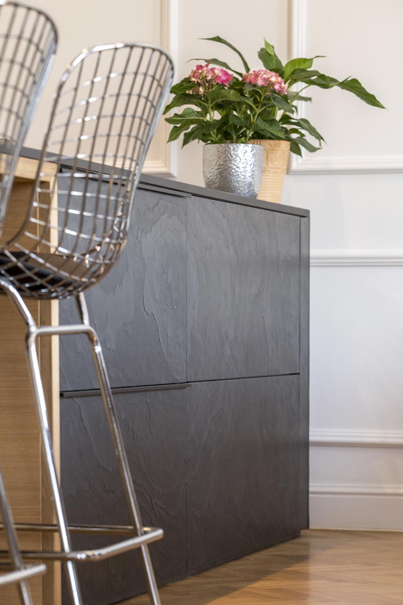 SlateDesign LiteStone kőfurn&eacute;r burkolat b&uacute;torfronton