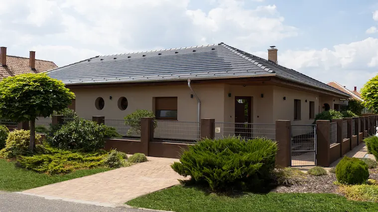 Terrán Generon napelemes tetőcserép