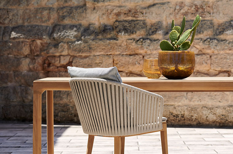 Tectona Grandis kerti b&uacute;tor