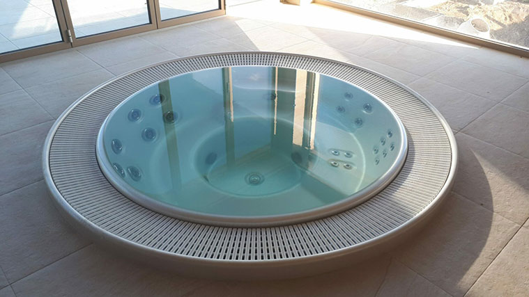 VitalSpa Atlantis masszázsmedence