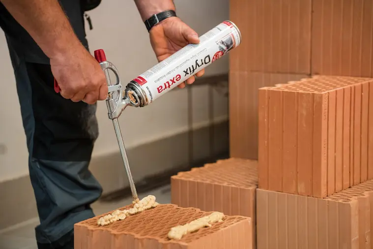 Wienerberger Porotherm Rapid Dryfix technol&oacute;gia