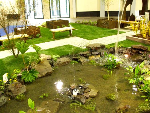 Kertépítő verseny és show a Construma 2012-n