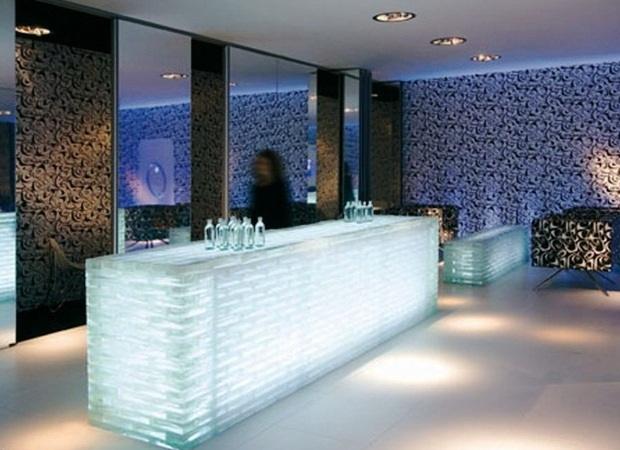 Bárpult üvegtéglából