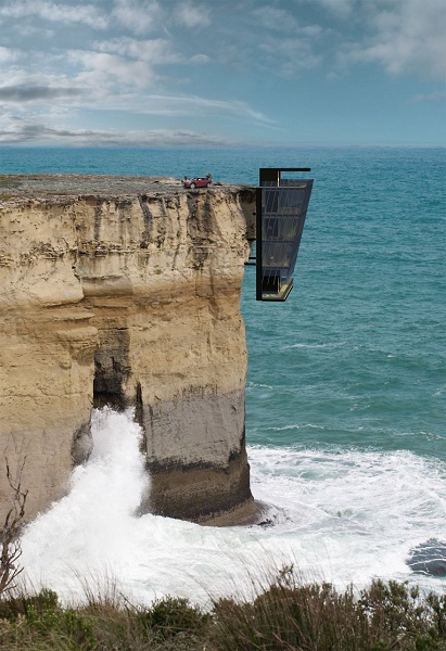 Különleges nyaraló Ausztráliában (forrás: modscape.com.au) A Cliff House a sziklafalon