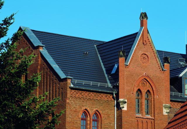 Creaton &eacute;p&iacute;t&eacute;szeti p&aacute;ly&aacute;zat ker&aacute;mia tetőcser&eacute;ppel fedett k&ouml;z&eacute;p&uuml;leteknek