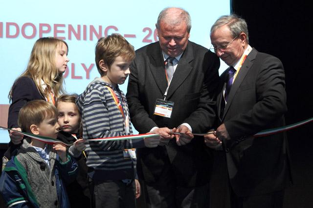 A Mediterrán betoncserépgyárat avatott 