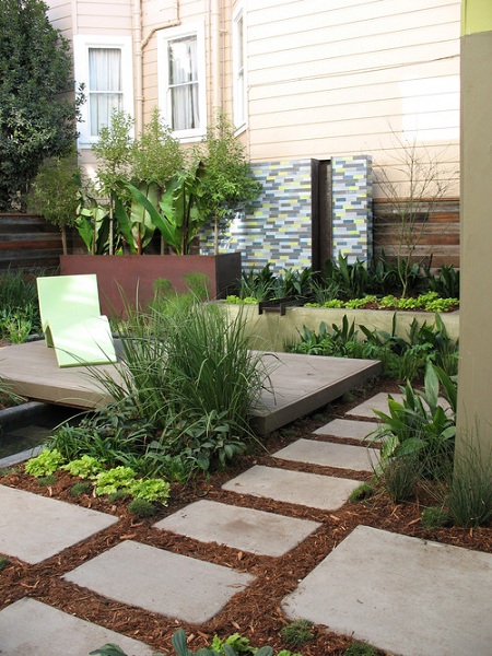 Kerti &uacute;t &eacute;s t&oacute;