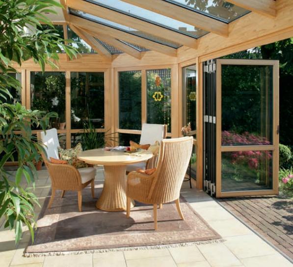 k&uuml;l&ouml;nleges hangulat a t&eacute;likertben