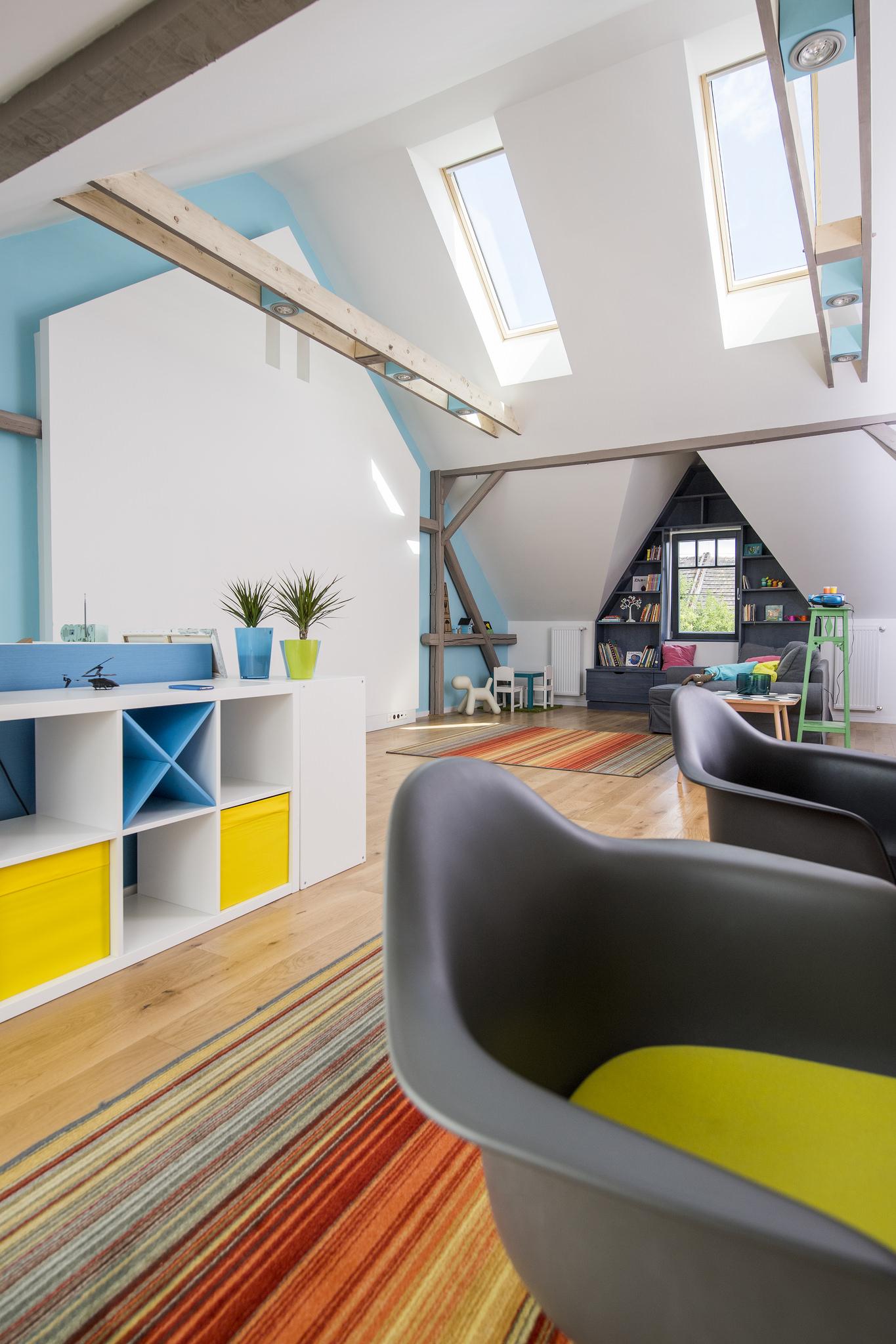 VELUX  tetőt&eacute;ri ablak