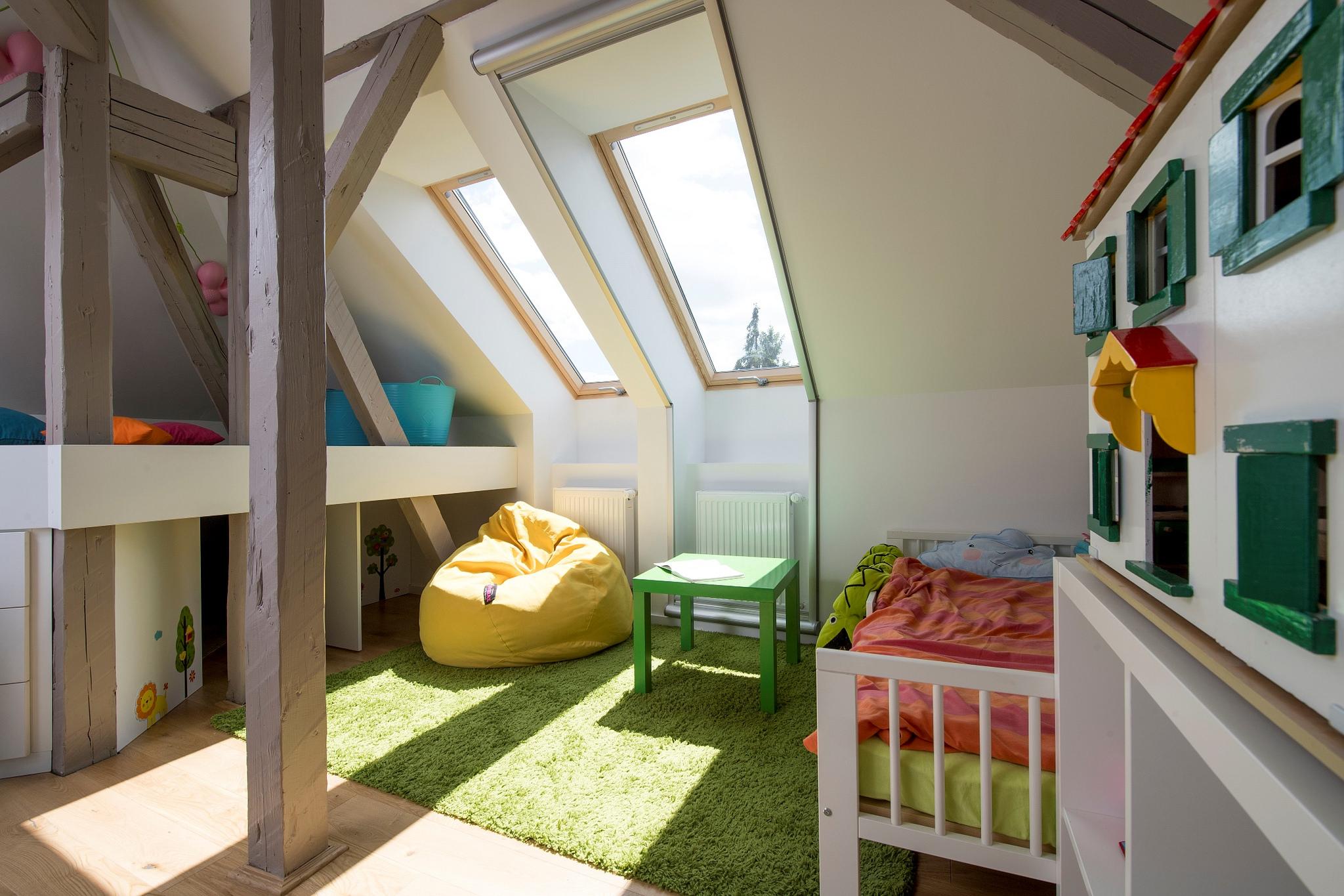 VELUX  tetőt&eacute;ri ablak