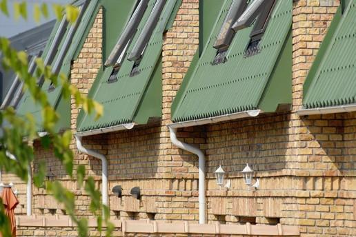 Tetőfedő anyagok kiválasztása 4. – fémfedés (Forrás: Lindab)