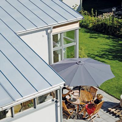 Tetőfedő anyagok kiválasztása 4. – fémfedés (Forrás: Lindab)