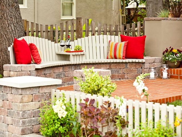 Fal bontott t&eacute;gl&aacute;b&oacute;l