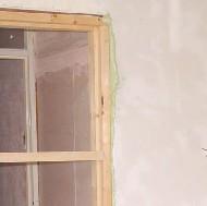 Ajt&oacute;tok saj&aacute;t kezűleg