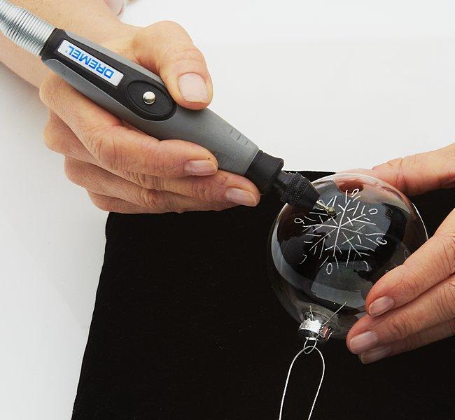 Elegáns karácsonyfadísz – saját kezűleg