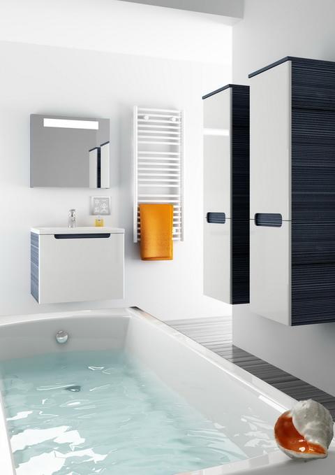 Egyes mosd&oacute; &eacute;s k&aacute;d is k&eacute;sz&uuml;l a dupla mosd&oacute;hoz hasonl&oacute; formavil&aacute;ggal