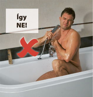 Zuhanyz&aacute;s a k&aacute;dban