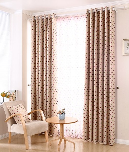 Lebegő függöny (forrás: https://www.homeinfo.hu/inspiraciotar/)