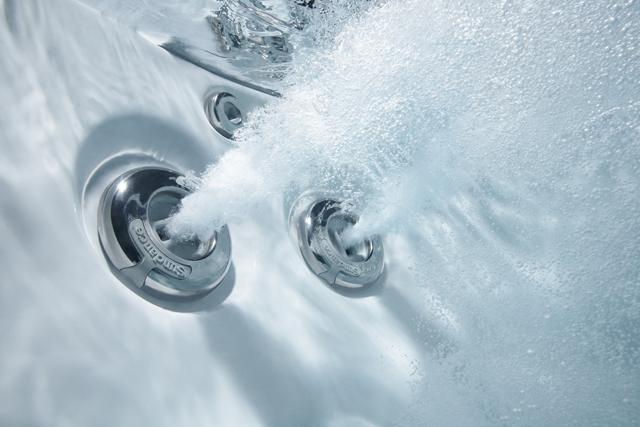  Jacuzzi, hidromasszázskád, masszázsmedence