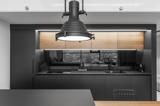 Fekete-fehér minimalista loft - alaprajzzal Fekete-fehér minimalista loft - alaprajzzal full_6