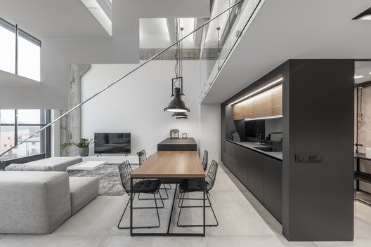 Fekete-fehér minimalista loft - alaprajzzal Fekete-fehér minimalista loft - alaprajzzal full_0